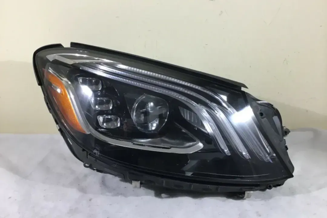 a2229068003   headlight